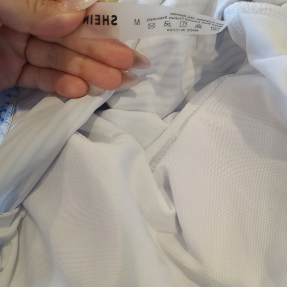 Swim - Picture 4 of 4